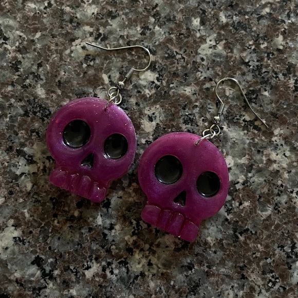 Pink skull earrings - Picture 3 of 3